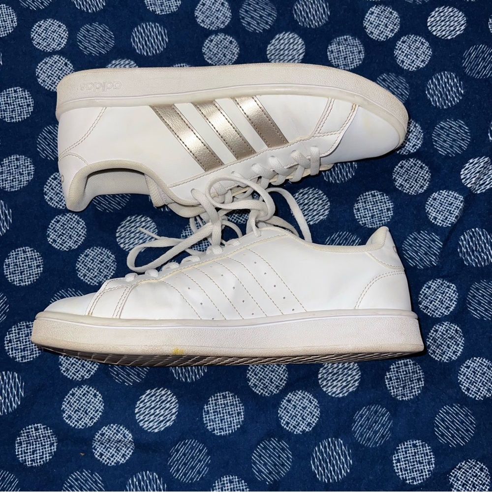 Adidas women’s sneakers - Picture 2 of 11